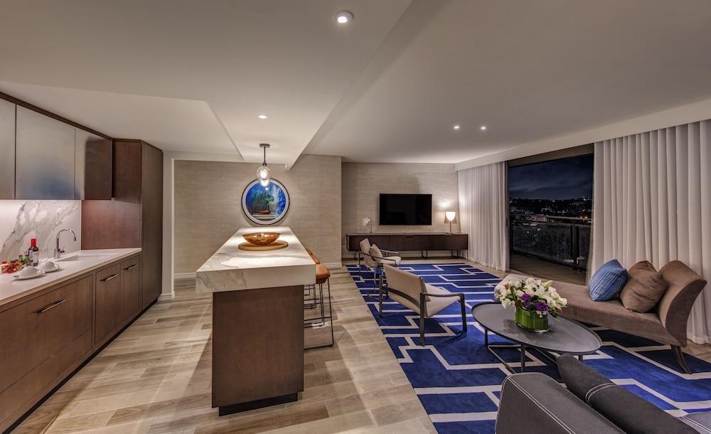The Star Grand Hotel And Residences Sydney Exteriér fotografie A suite at the InterContinental Sydney