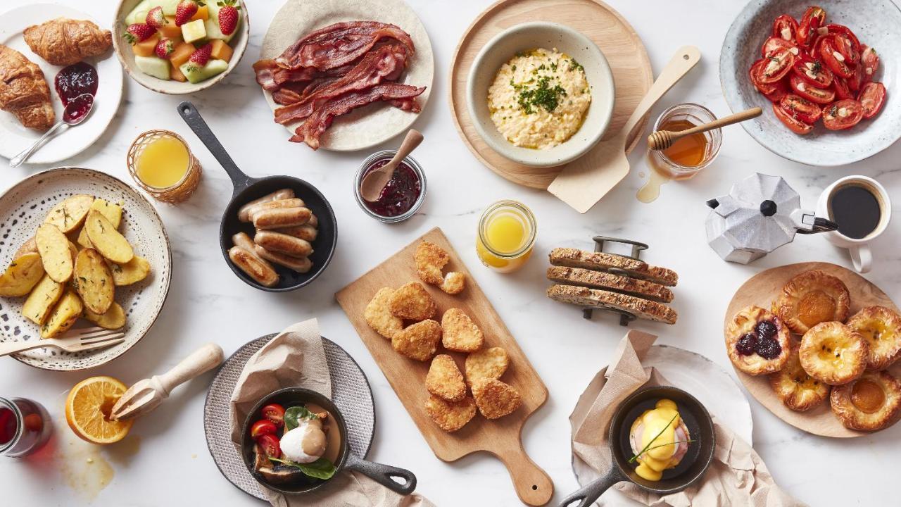 The Star Grand Hotel And Residences Sydney Exteriér fotografie A selection of breakfast items